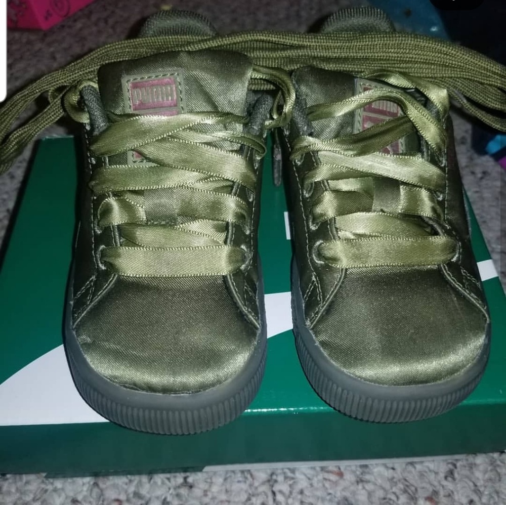 Size 8c olive green